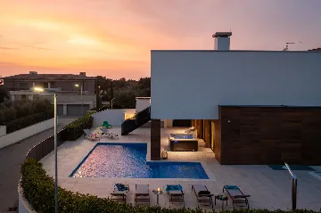 Spacious Modern Villa with Pool in Vodnjan