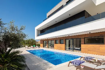 Spacious Family Villa with Pool in Vodnjan