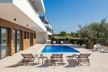 Spacious Family Villa with Pool in Vodnjan