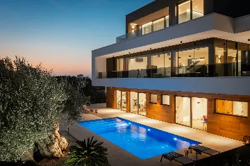 Spacious Family Villa with Pool in Vodnjan