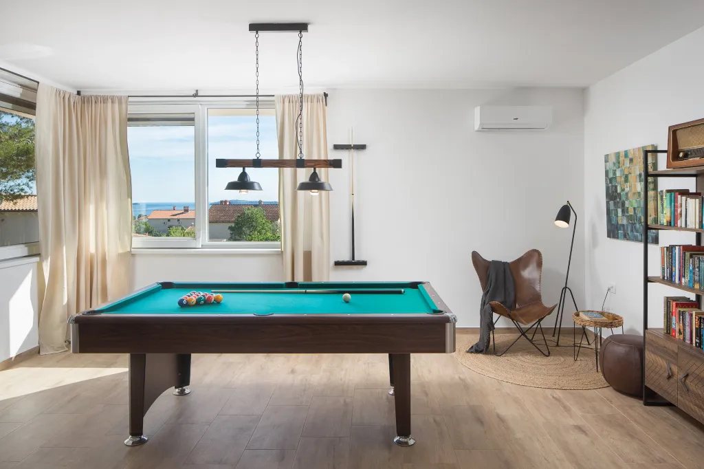 Spacious Family Villa with Pool in Fažana