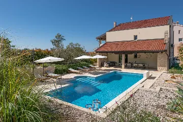 Spacious Family Villa with Pool in Fažana