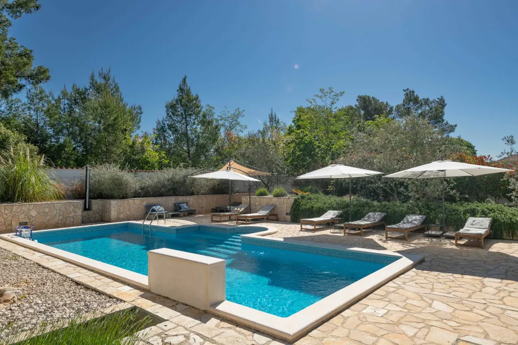 Spacious Family Villa with Pool in Fažana