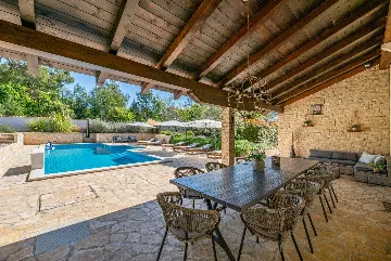 Spacious Family Villa with Pool in Fažana