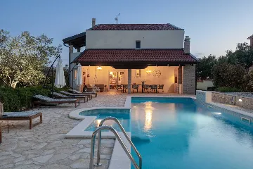 Spacious Family Villa with Pool in Fažana
