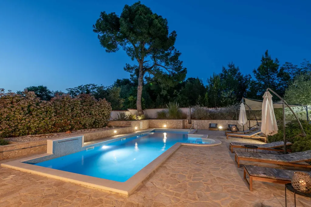 Spacious Family Villa with Pool in Fažana