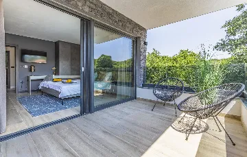 Contemporary 4-Bedroom Villa with Pool in Medulin