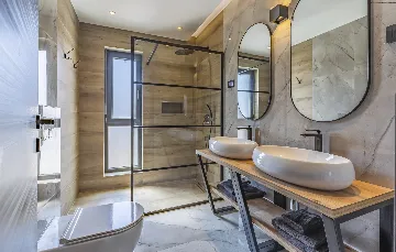 Contemporary 4-Bedroom Villa with Pool in Medulin