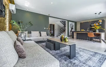 Contemporary 4-Bedroom Villa with Pool in Medulin