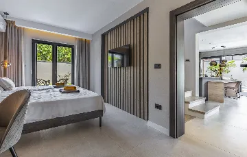 Contemporary 4-Bedroom Villa with Pool in Medulin