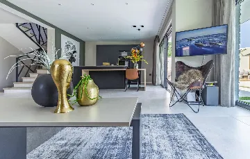 Contemporary 4-Bedroom Villa with Pool in Medulin