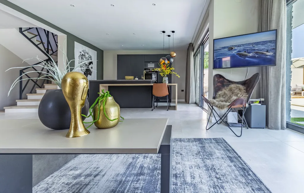 Contemporary 4-Bedroom Villa with Pool in Medulin
