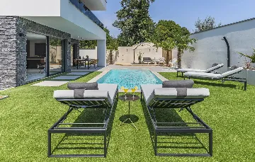 Contemporary 4-Bedroom Villa with Pool in Medulin