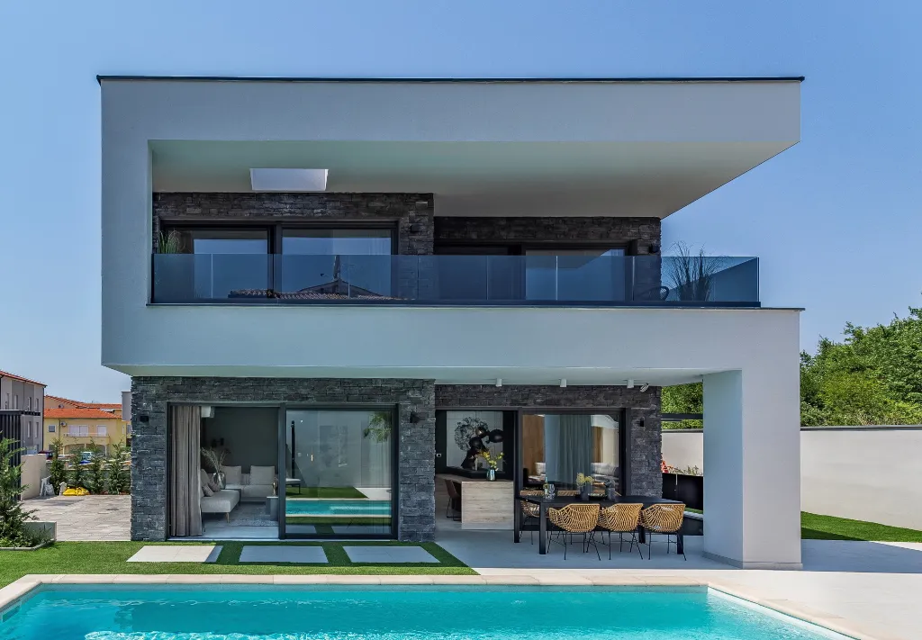 Contemporary 4-Bedroom Villa with Pool in Medulin