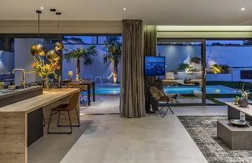 Contemporary 4-Bedroom Villa with Pool in Medulin