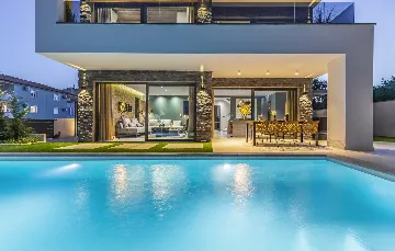 Contemporary 4-Bedroom Villa with Pool in Medulin