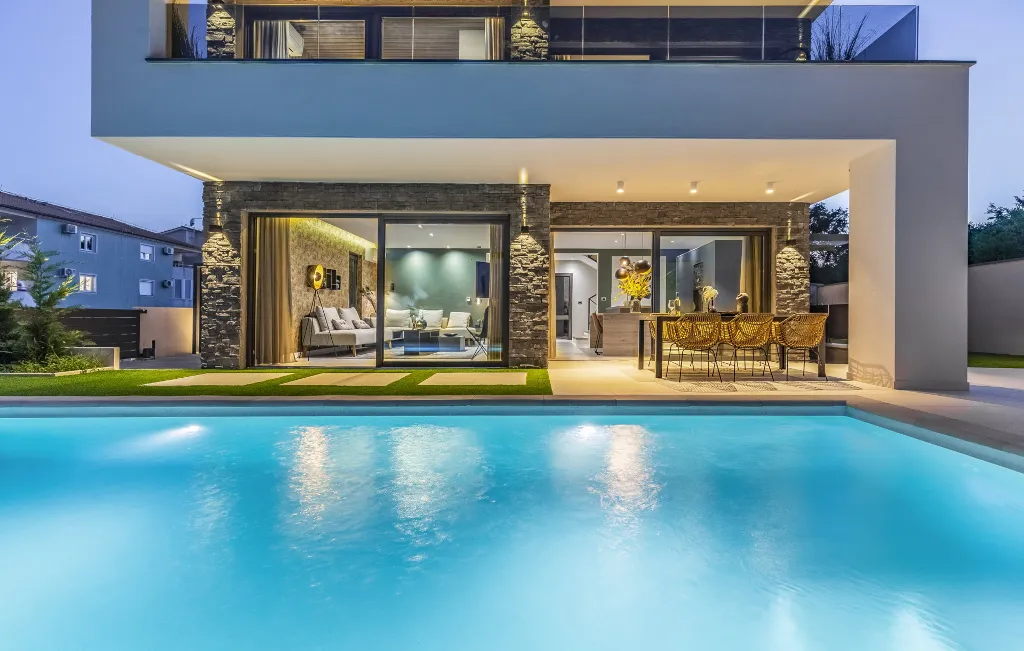 Contemporary 4-Bedroom Villa with Pool in Medulin