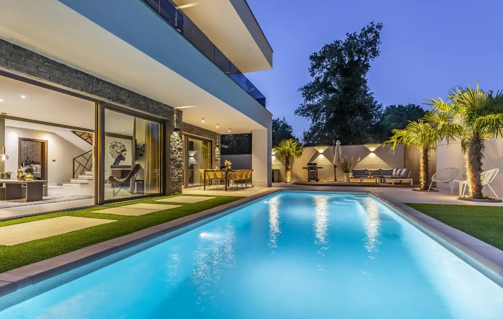 Contemporary 4-Bedroom Villa with Pool in Medulin