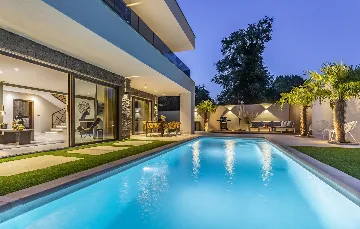 Contemporary 4-Bedroom Villa with Pool in Medulin