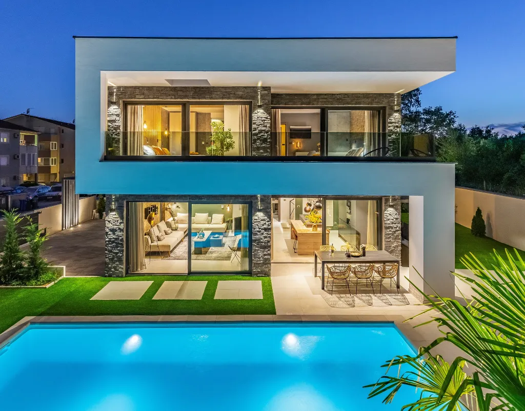 Contemporary 4-Bedroom Villa with Pool in Medulin