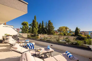 Modern Villa with Heated Pool in Kaštel Kambelovac