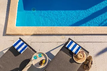 Modern Villa with Heated Pool in Kaštel Kambelovac