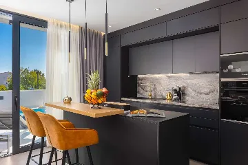 Modern Villa with Heated Pool in Kaštel Kambelovac