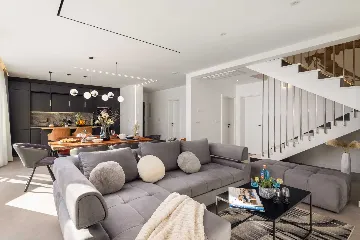 Modern Villa with Heated Pool in Kaštel Kambelovac