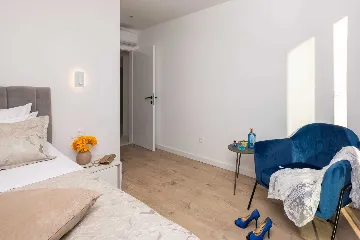 Modern Villa with Heated Pool in Kaštel Kambelovac