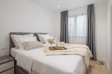 Modern Villa with Heated Pool in Kaštel Kambelovac