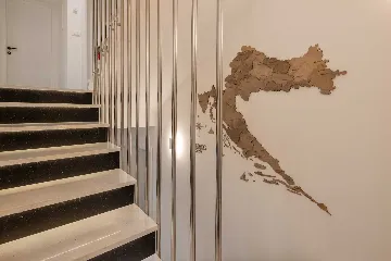 Modern Villa with Heated Pool in Kaštel Kambelovac