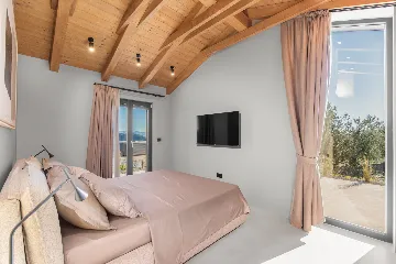 Hillside Retreat Villa with Pool, Groznjan