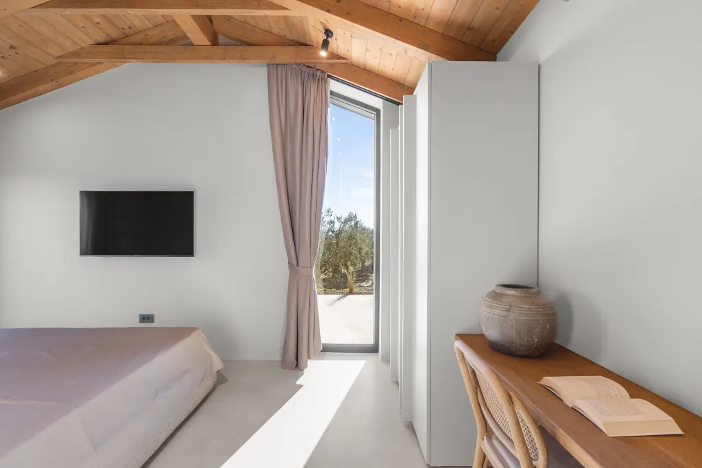 Hillside Retreat Villa with Pool, Groznjan