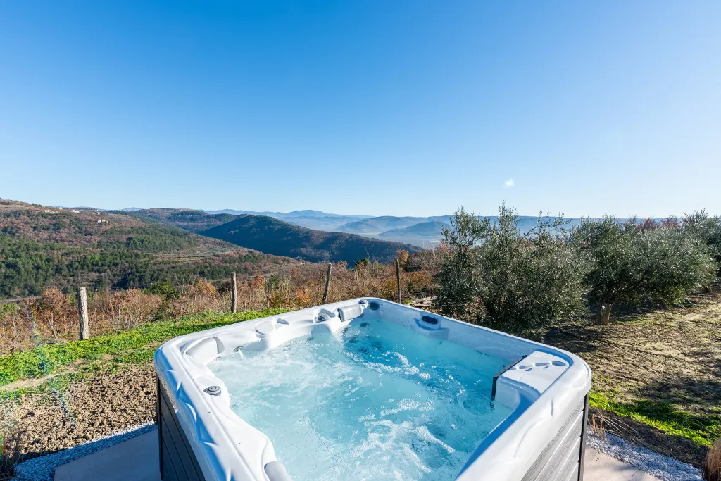 Hillside Retreat Villa with Pool, Groznjan