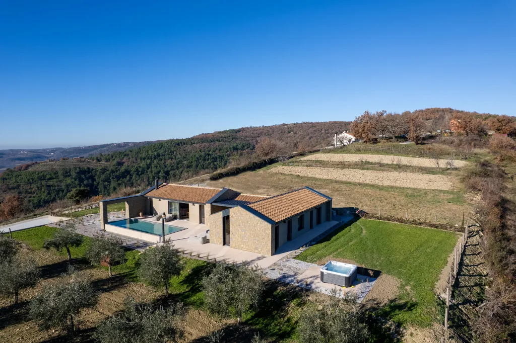 Hillside Retreat Villa with Pool, Groznjan