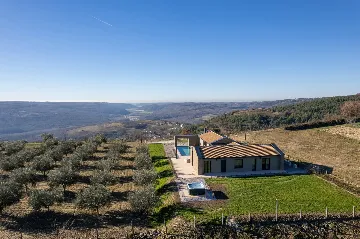 Hillside Retreat Villa with Pool, Groznjan