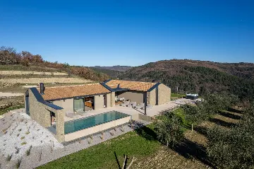 Hillside Retreat Villa with Pool, Groznjan