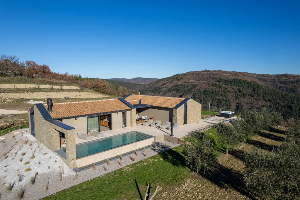 Hillside Retreat Villa with Pool, Groznjan