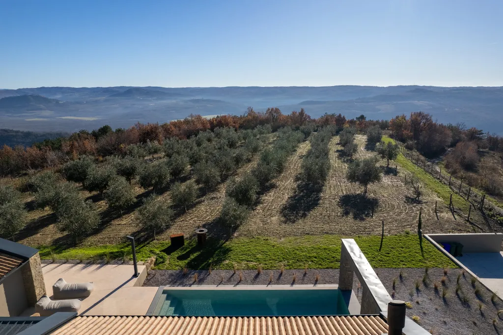 Hillside Retreat Villa with Pool, Groznjan