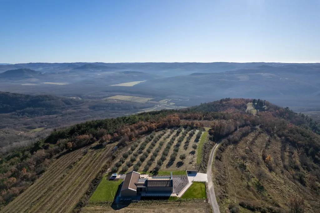 Hillside Retreat Villa with Pool, Groznjan