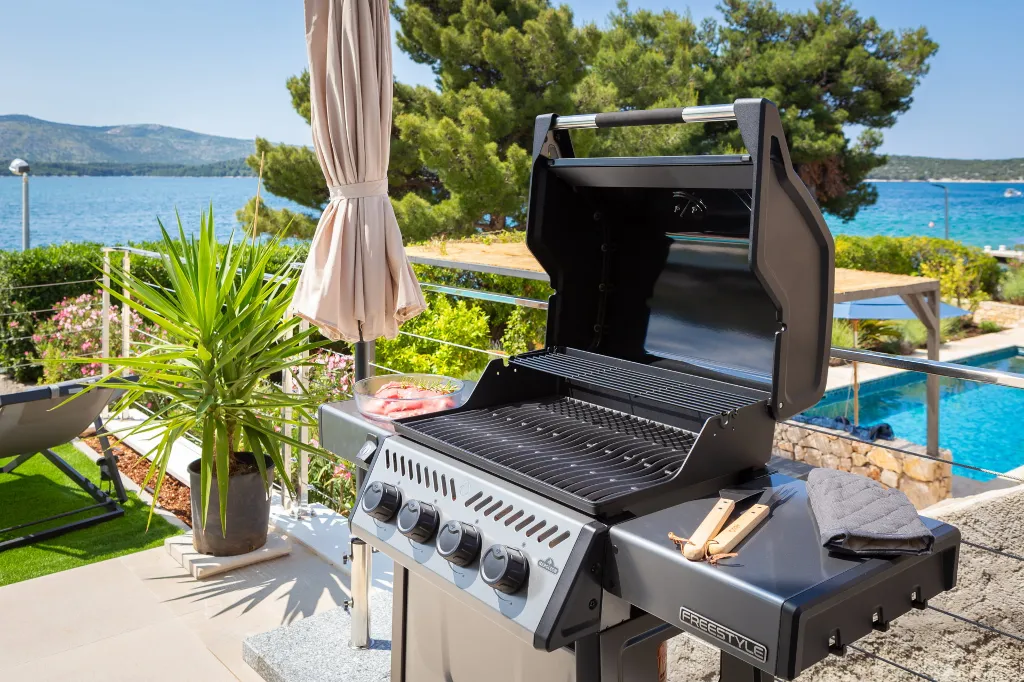 Seaside Villa with Pool in Šibenik