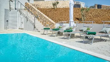 Spacious Pool Villa Retreat in Novalja