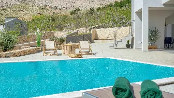 Spacious Pool Villa Retreat in Novalja