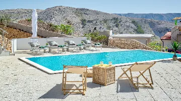 Spacious Pool Villa Retreat in Novalja