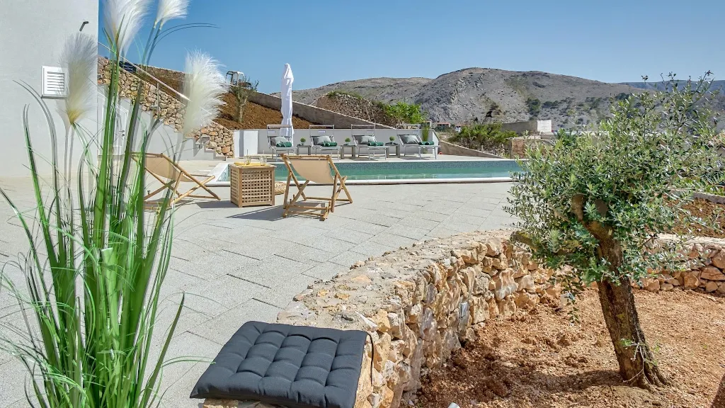 Spacious Pool Villa Retreat in Novalja