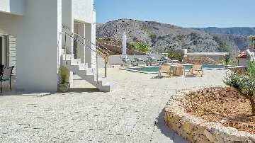 Spacious Pool Villa Retreat in Novalja