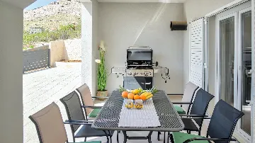 Spacious Pool Villa Retreat in Novalja