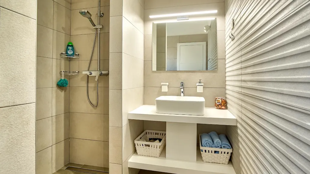 Spacious Pool Villa Retreat in Novalja