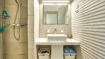 Spacious Pool Villa Retreat in Novalja