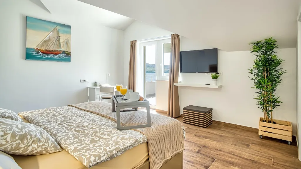 Spacious Pool Villa Retreat in Novalja